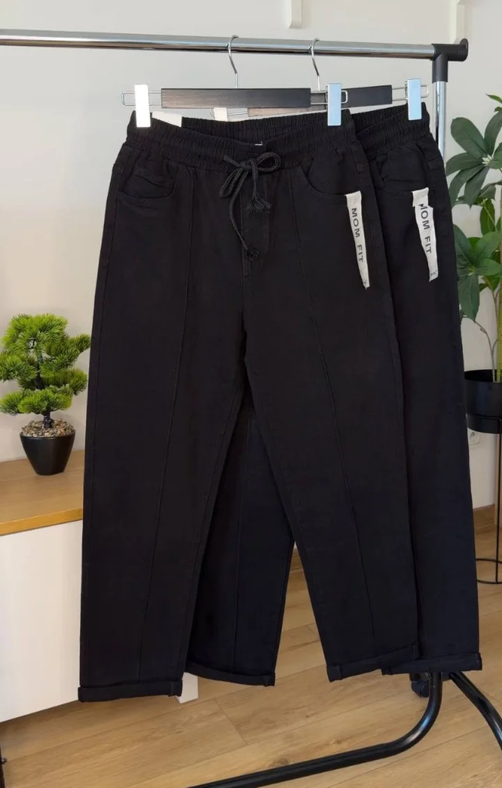 Чорні Mom Fit 715-2