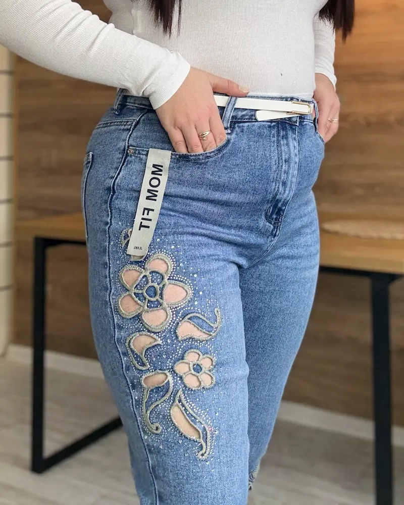 Світлі Mom Fit на літо
